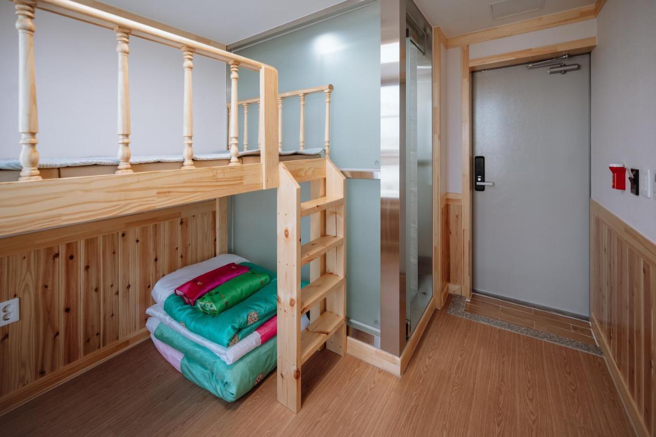 The Jeongga Hostel Jeonju Bagian luar foto