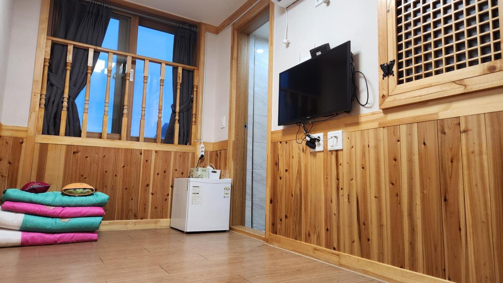 The Jeongga Hostel Jeonju Bagian luar foto